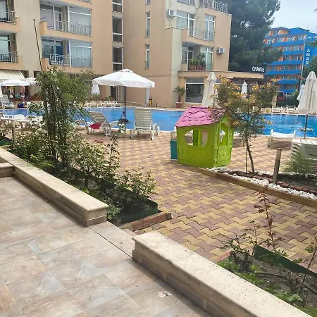 Kamelia Garden 1 *
